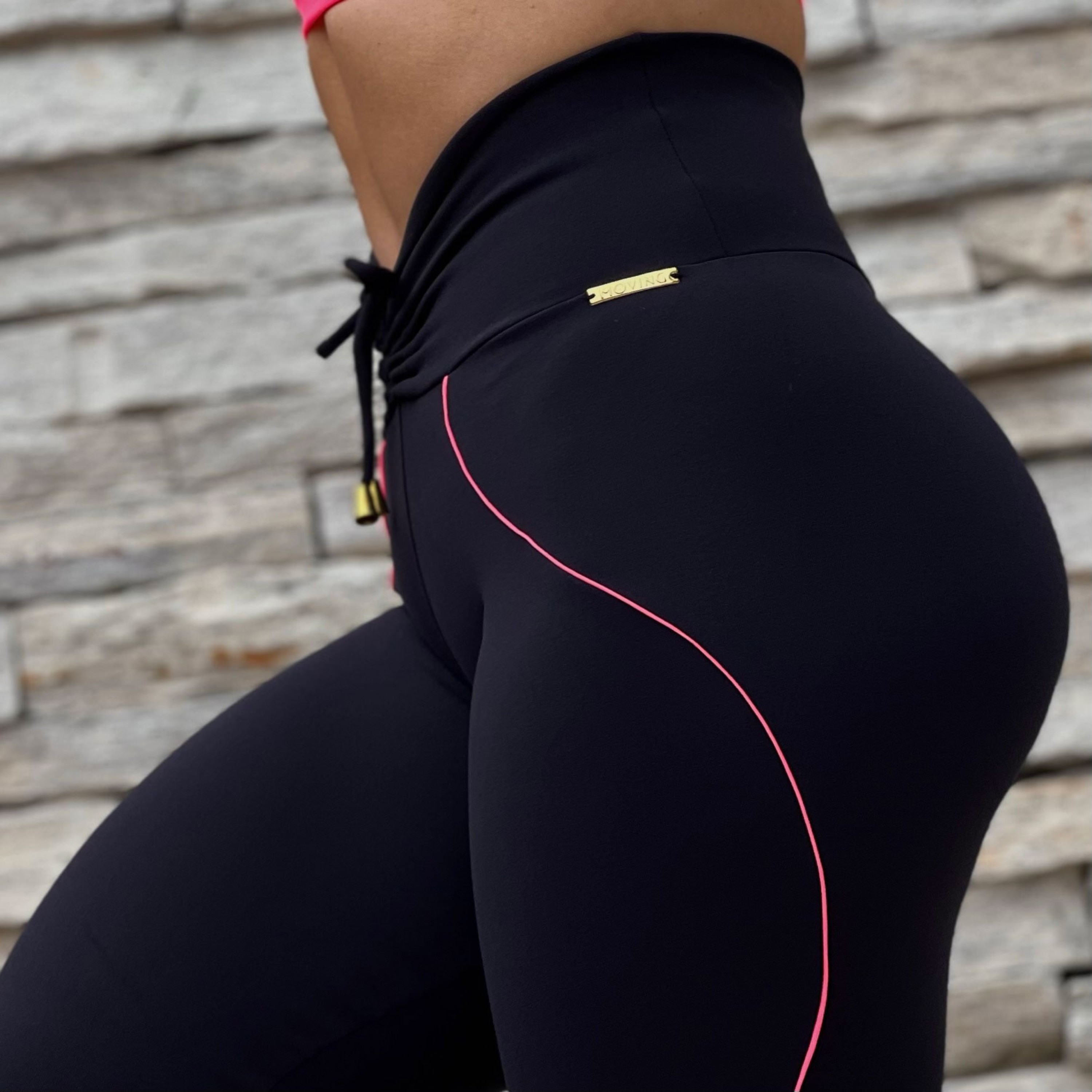 Legging Linear Empina Bumbum Preta com Cadar o Rosa Neon Moving
