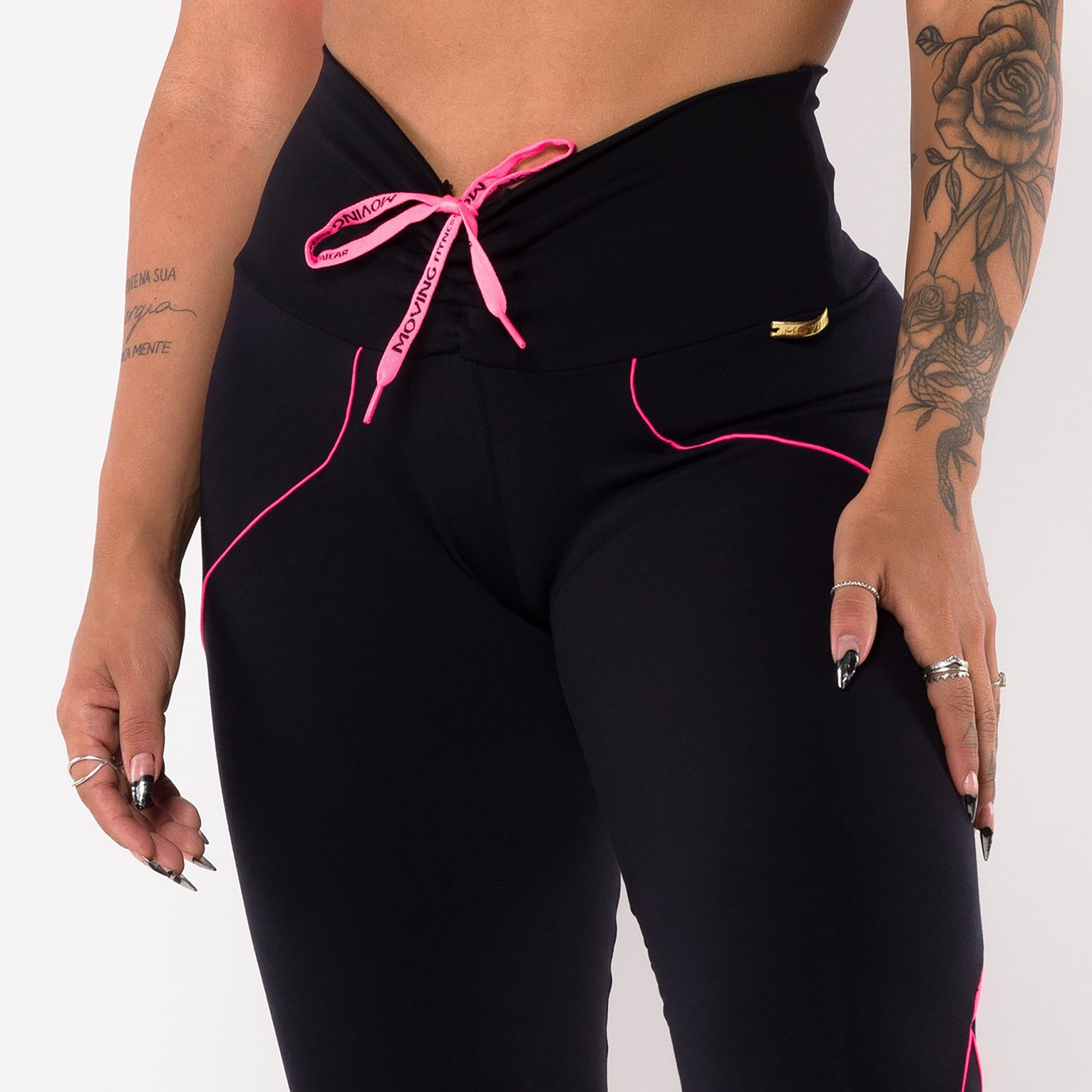 Legging Linear Empina Bumbum Preta com Cadarço Rosa Neon - Moving Fitness  Wear