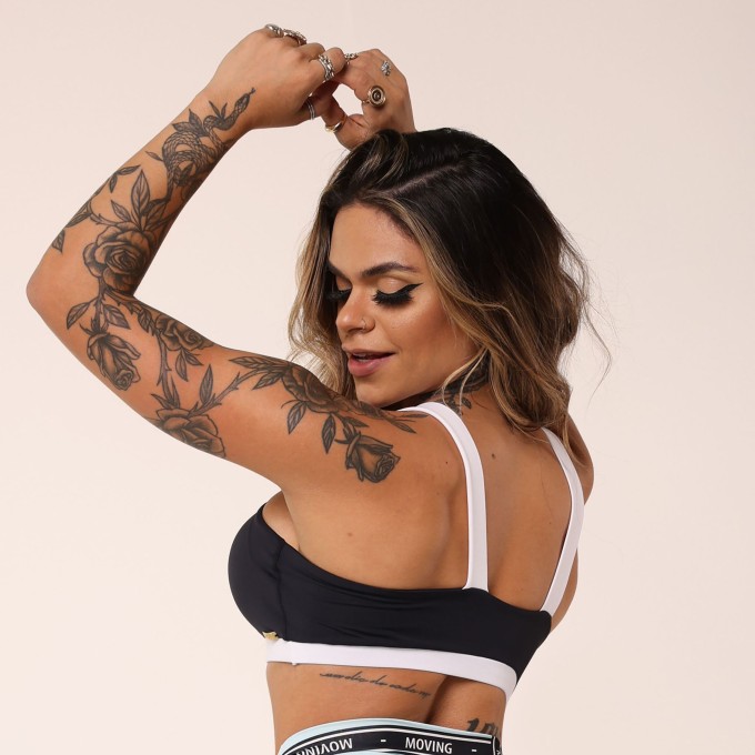 TOP PARIS PRETO COM BRANCO