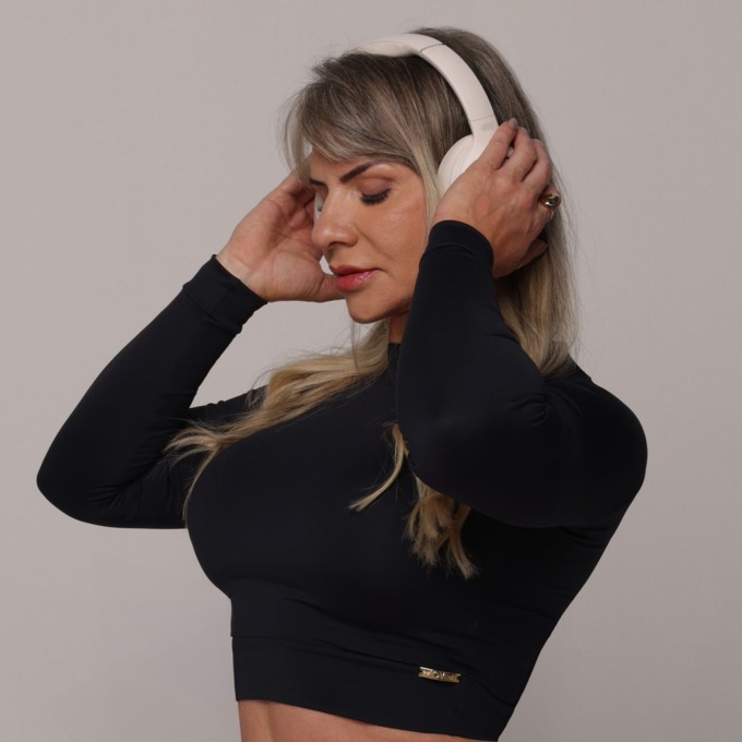 CROPPED CARMEL MANGA LONGA PRETO