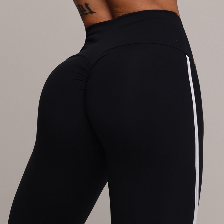LEGGING RECORTE EMPINA BUMBUM PRETA COM BRANCO