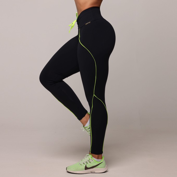 LEGGING LINEAR EMPINA BUMBUM PRETA COM CADARCO AMARELO NEON