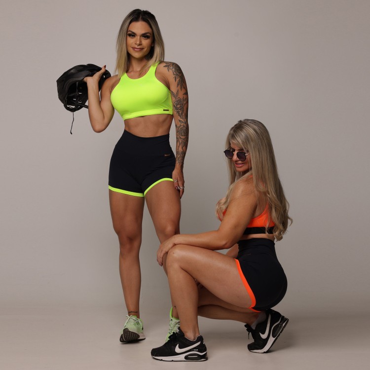 SHORT GYM COMUM PRETO COM AMARELO NEON