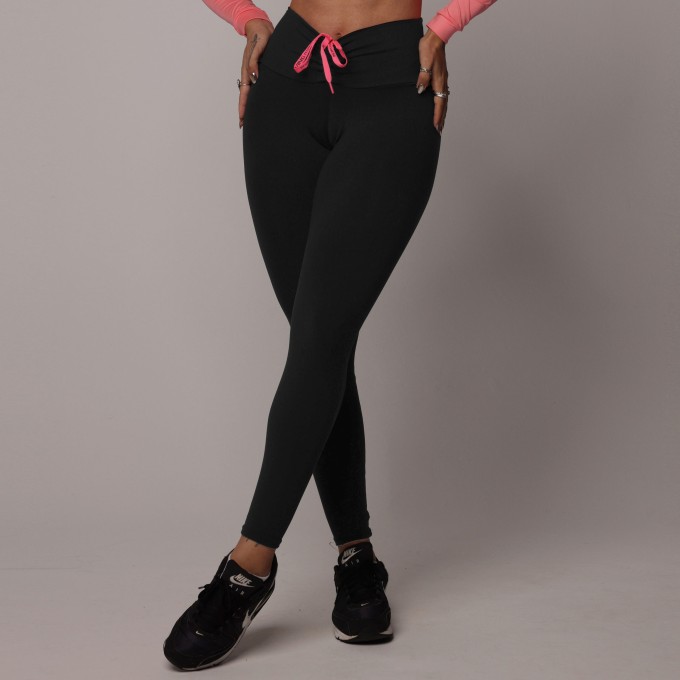 LEGGING EMPINA BUMBUM PRETA COM CADARÇO ROSA NEON