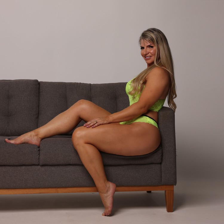 CONJUNTO DE RENDA COM BOJO AMARELO NEON