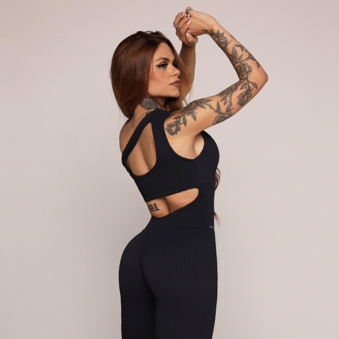 MACACÃO GOTA EMPINA BUMBUM JACQUARD SAVOIR PRETO