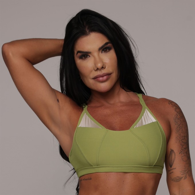 TOP PETRA JACQUARD CANELADO VERDE OLIVA