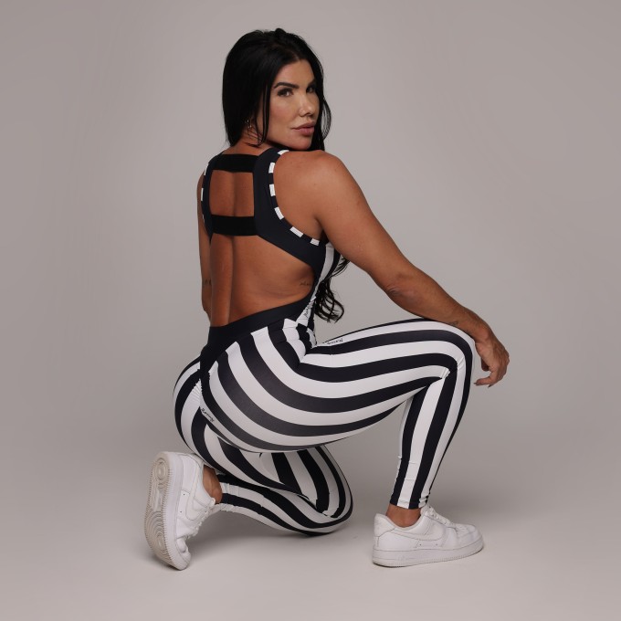 MACACÃO NOCAUTE EMPINA BUMBUM TWIST EXCLUSIVO