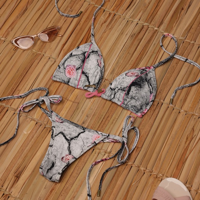 BIQUÍNI CORTININHA REFLORECER COM CALCINHA DE LAÇO