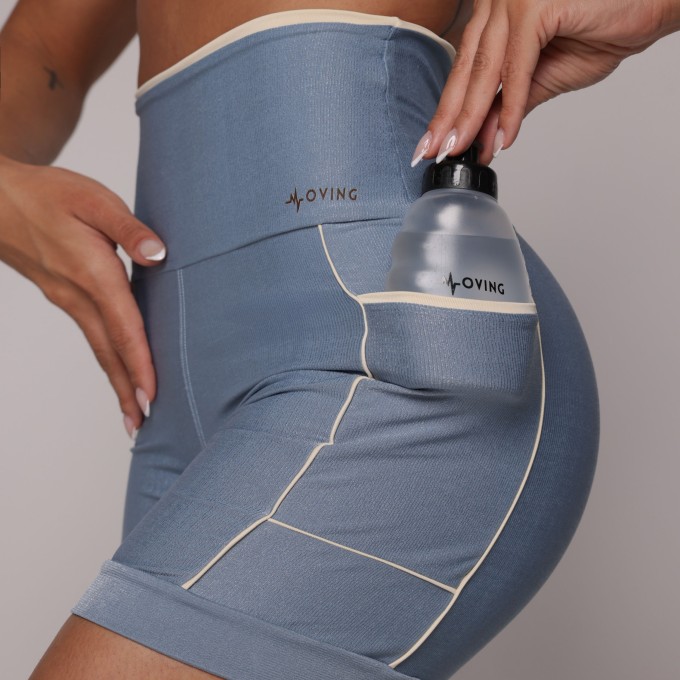 SHORT RUN GLOSSY AZUL ATLÂNTICO + GARRAFA RUN 230 ML