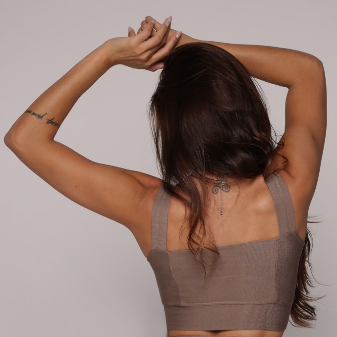 TOP ÍRIS GLOSSY CRAVO