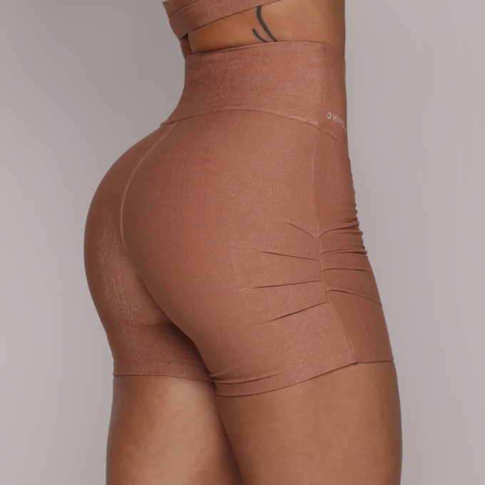 SHORT CHICAGO GLOSSY CANELA