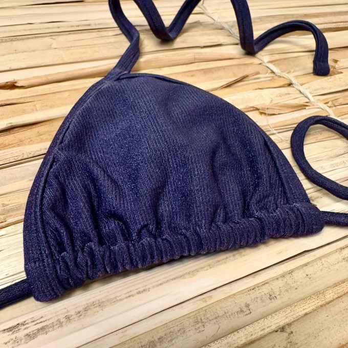 BIQUÍNI CORTININHA GLOSSY PRETO FEITA DE SOL