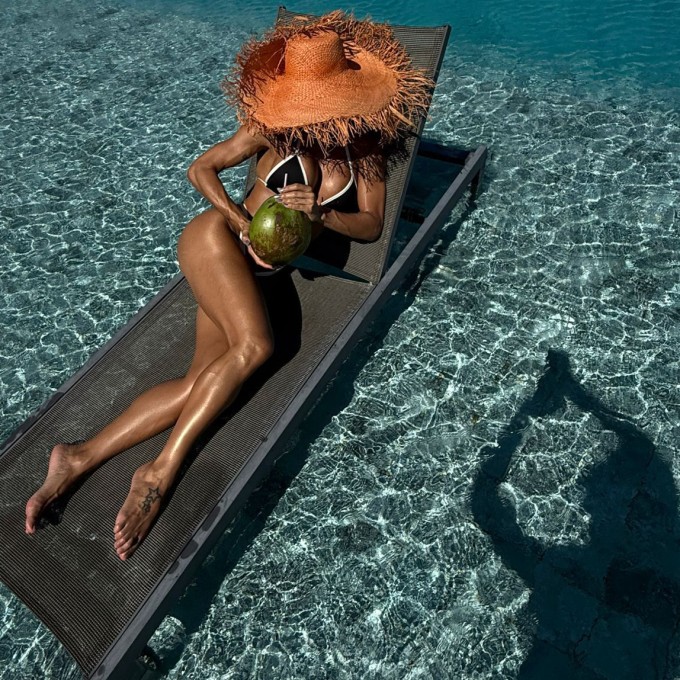 BIQUÍNI CORTININHA PRETO COM OFF-WHITE