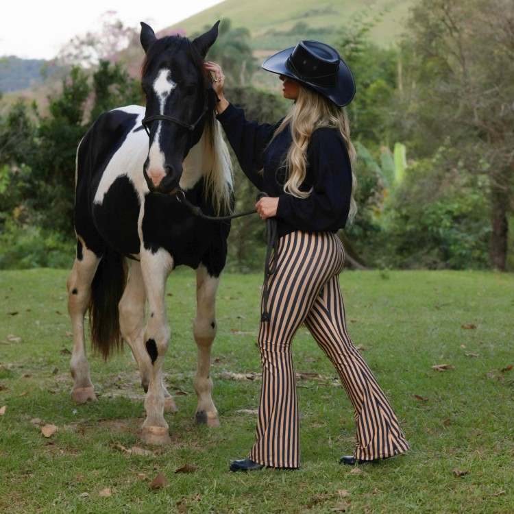 CALÇA FLARE SUNFIELD EXCLUSIVA