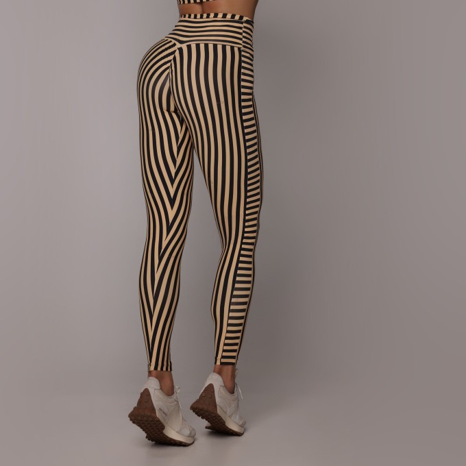 LEGGING STREET EMPINA BUMBUM MACADÂMIA EXCLUSIVA