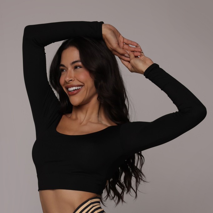 CROPPED MADRID MANGA LONGA PRETO