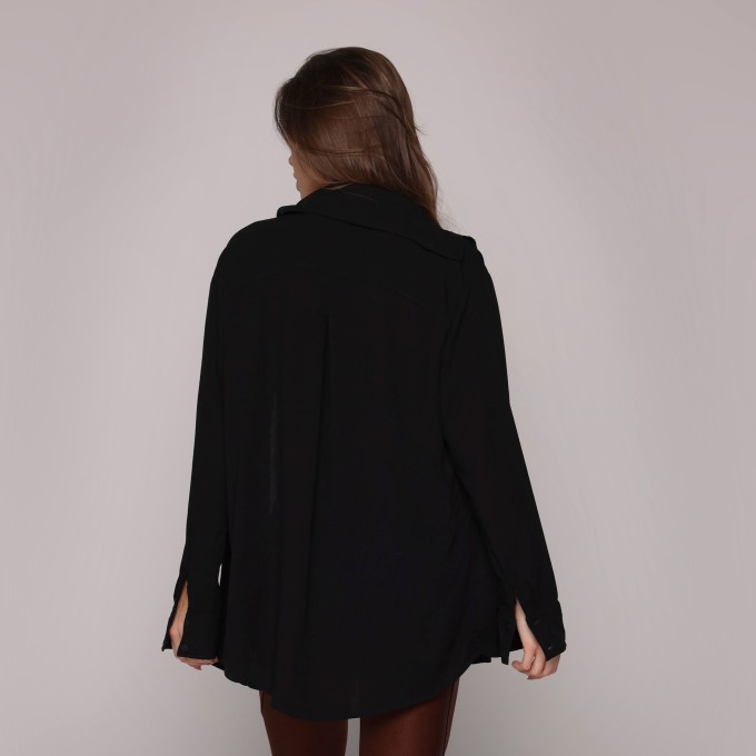 CAMISA MANGA LONGA OVERSIZED VISCOLINHO PRETO
